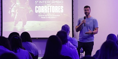  Fotos: Imagem de divulgação; Leandro Giroldo apresentando o evento em 2025.
