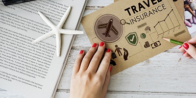 Coris anuncia a prorrogagão gratuita de apólices de clientes que já estão em viagem - Freepik