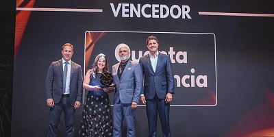 Foto: Gisele e Eduardo, representando a Quanta Previdência - Crédito: JSomensi