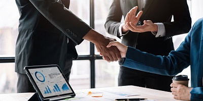 Tendências em M&A para 2026: Tecnologia, seletividade e sofisticação dos negócios - Canva