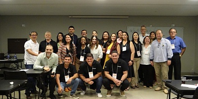     A equipe reunida em Dourados