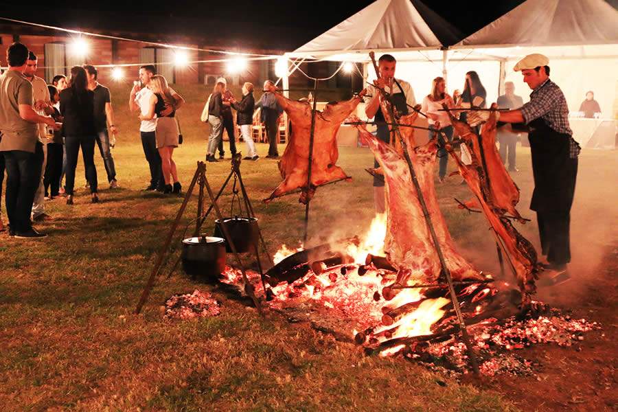 &ldquo;Ferro e Fogo&rdquo;: uma fus&atilde;o de sabores e cultura