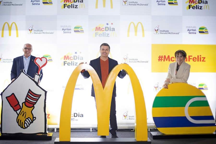 Da esquerda para a direita: Francisco Neves, Superintendente do Instituto Ronald McDonald, Paulo Camargo, Presidente do McDonald&#039;s no Brasil, e Viviane Senna, Presidente do Instituto Ayrton Senna