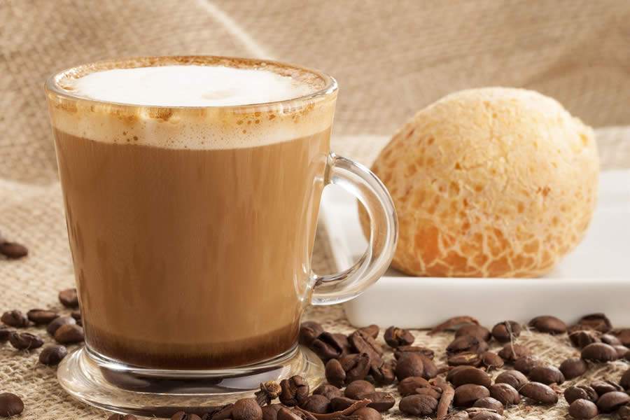 Por que o café harmoniza tão bem com queijo?