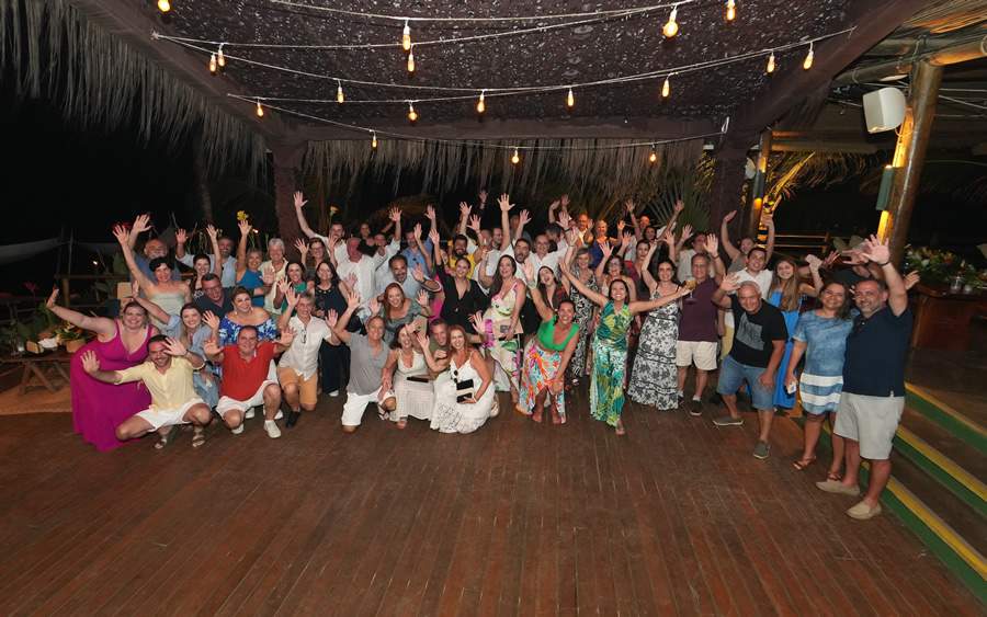 Corretores contemplados na campanha &lsquo;Vou com a Zurich&rsquo; durante viagem para Fernando de Noronha