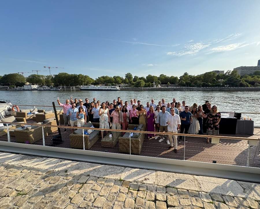 Omint Seguros leva os vencedores da campanha de vendas de Seguro de Vida Individual e de Seguro Viagem para a Conven&ccedil;&atilde;o Internacional Omint 2024 em Paris