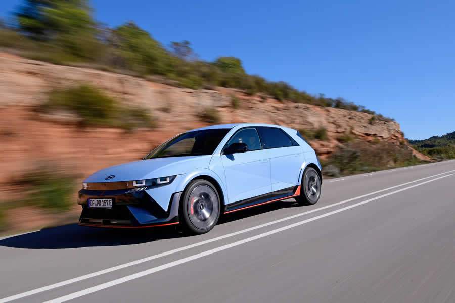 Pirelli Equipa Hyundai Ioniq 5 N Com Pneus P Zero Elect Sob Medida, Testados em N&uuml;rburgring