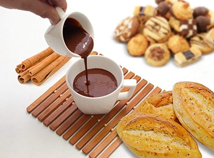 Aprenda a fazer um delicioso Chocolate Quente Cremoso Fit