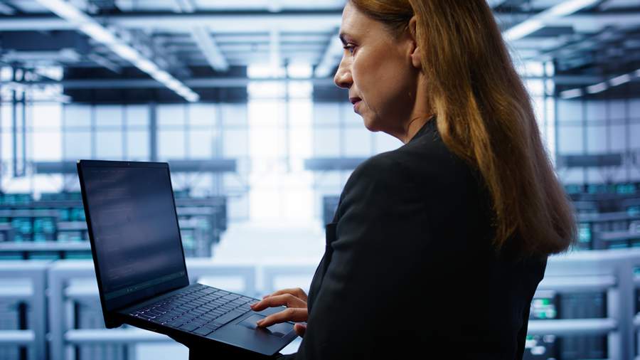 ManageEngine lança sua maior atualização de IA generativa para o ServiceDesk Plus - Freepik