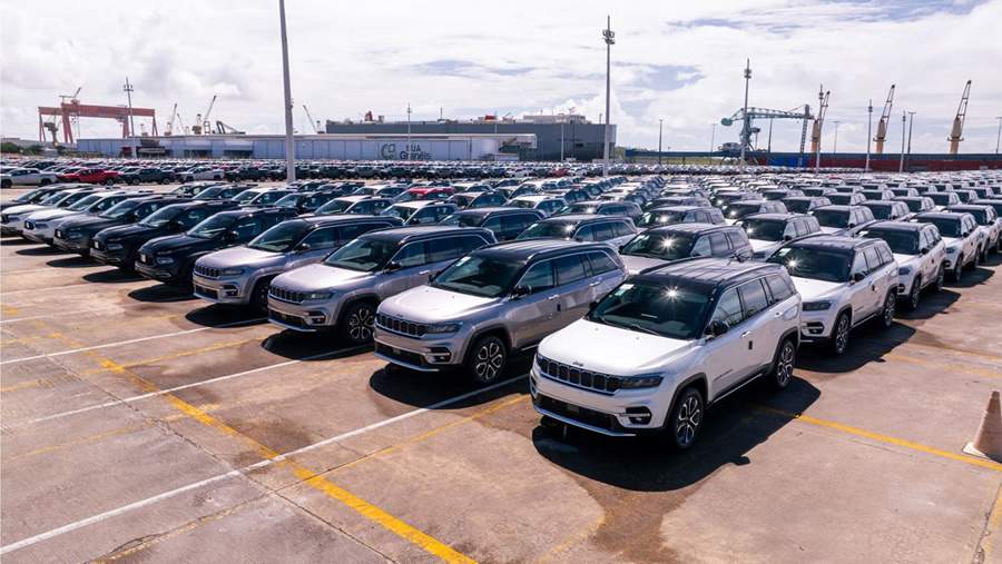 Stellantis inicia exportação do Jeep Commander para o Oriente Médio