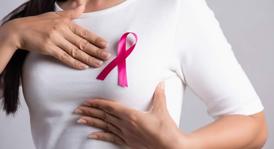 Outubro Rosa: Ginecologistas comentam sobre os mitos e as verdades do câncer de mama