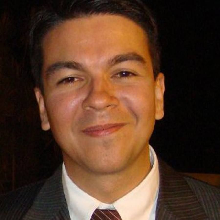  Luciano Sandoval, diretor de Marketing da MC1 - multinacional brasileira com foco em processos e inteligência de negócios utilizando a mobilidade como plataforma tecnológica. Presente em mais de 20 países com soluções de gestão de equipes de campo para vendas, trade marketing e serviços. Mais informações no site: http://www.mc1.com.br/