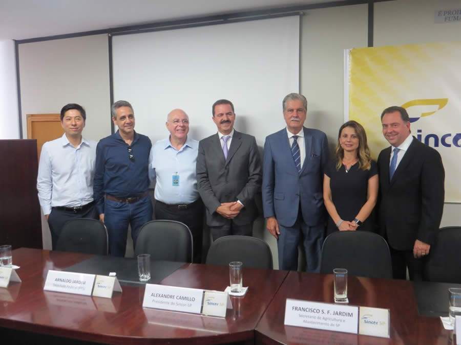 Lideranças do agronegócio comemoram subsídios para seguro durante encontro no Sincor-SP