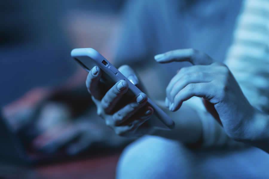 A internet n&atilde;o &eacute; terra sem lei e a liberdade de express&atilde;o tem limite, dependendo do que for falado a pessoa pode responder civilmente ou criminalmente - Freepik