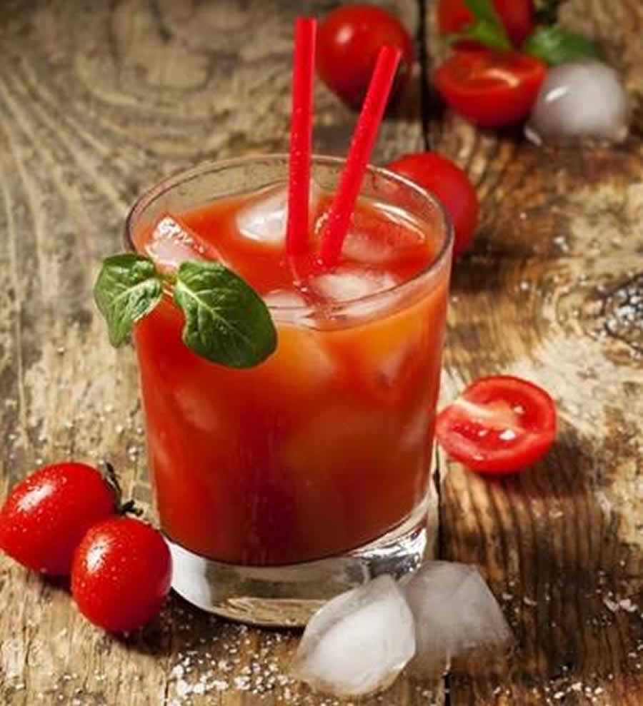 Caipigrape: caipirinha com tomate, um drink criativo e saboroso