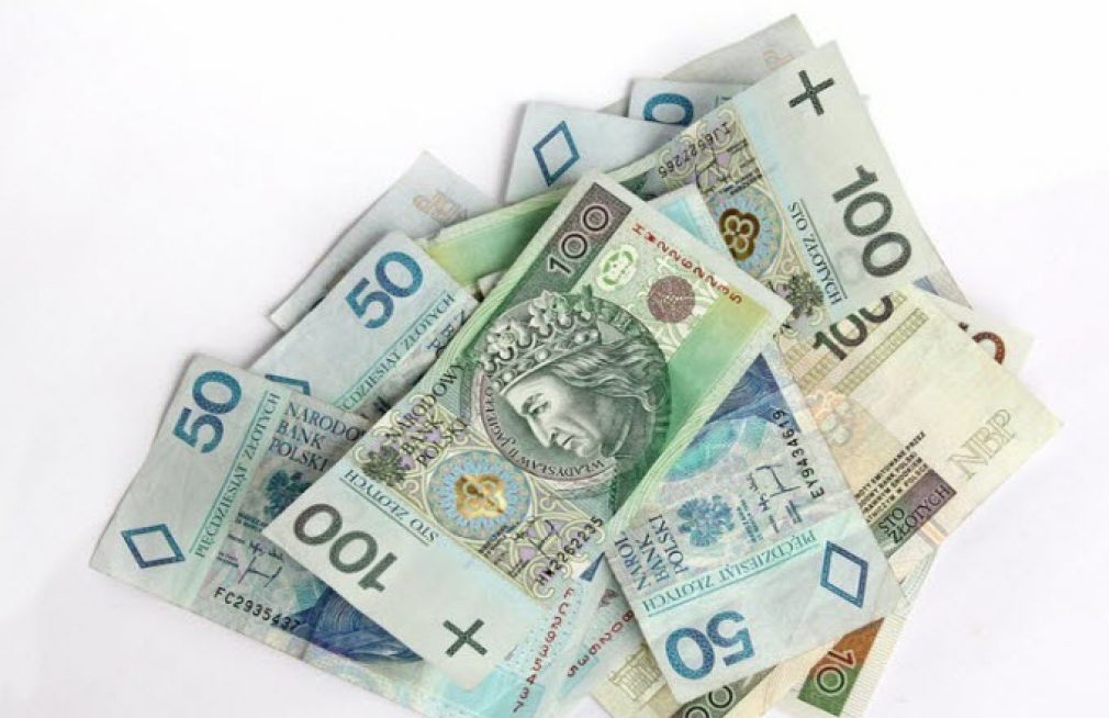 Poupan&ccedil;a ensaia recupera&ccedil;&atilde;o, mas n&atilde;o supera vantagens do Tesouro Direto