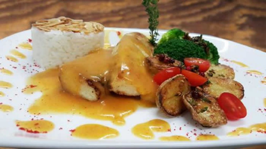 Receita de Fil&eacute; de Ca&ccedil;&atilde;o ao molho de lim&atilde;o siciliano do Zest Mercado e Emp&oacute;rio