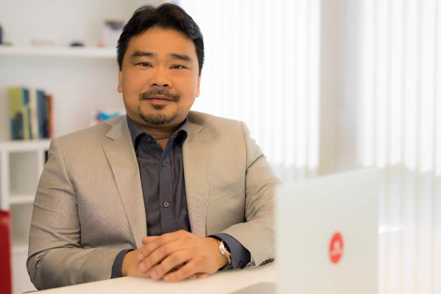 Celso Sato: O Neg&oacute;cio Dele &eacute; Investir em Startups