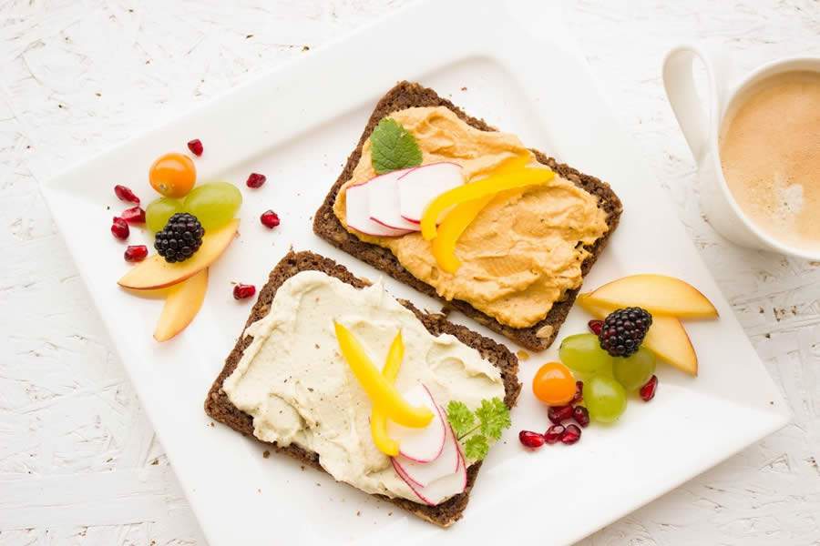 Café da manhã equilibrado previne diabetes e doenças cardiovasculares