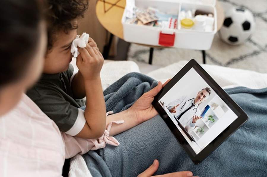  A Teleorienta&ccedil;&atilde;o M&eacute;dica &eacute; um atendimento m&eacute;dico &agrave; dist&acirc;ncia para situa&ccedil;&otilde;es pontuais de urg&ecirc;ncia - Cr&eacute;dito:Divulga&ccedil;&atilde;o/Freepik