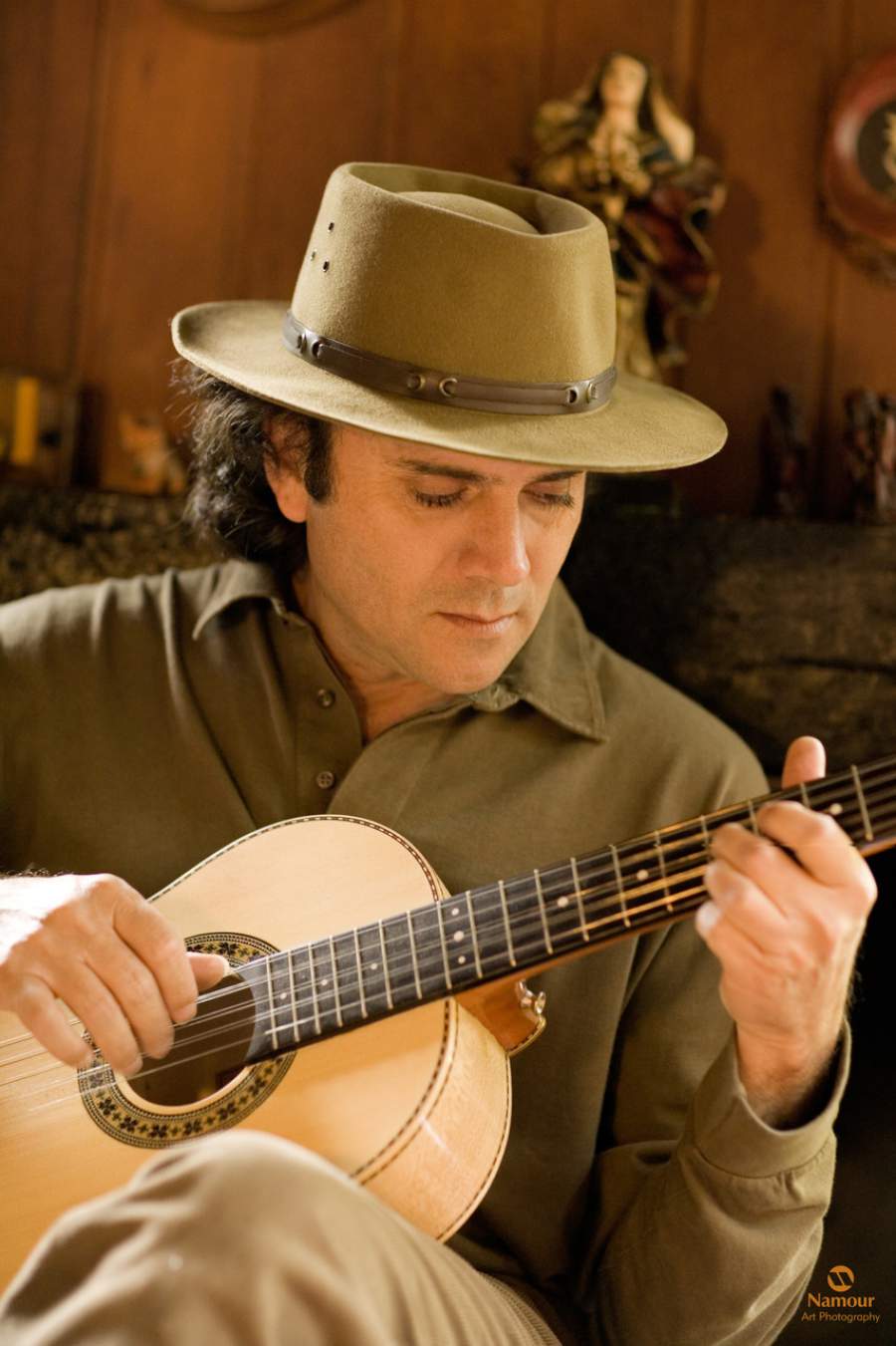 Almir Sater far&aacute; show extra em Curitiba