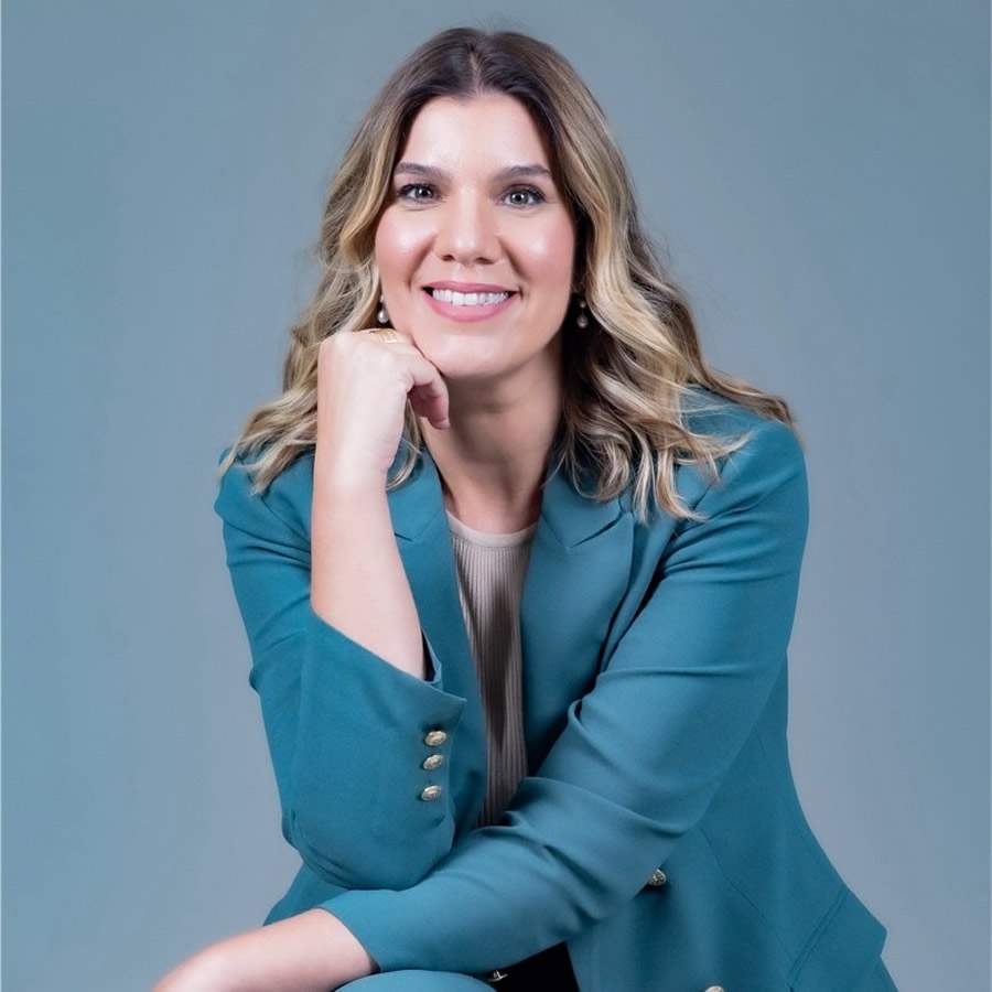 Camila Calais - Cr&eacute;dito da foto: Perfil no Linkedin