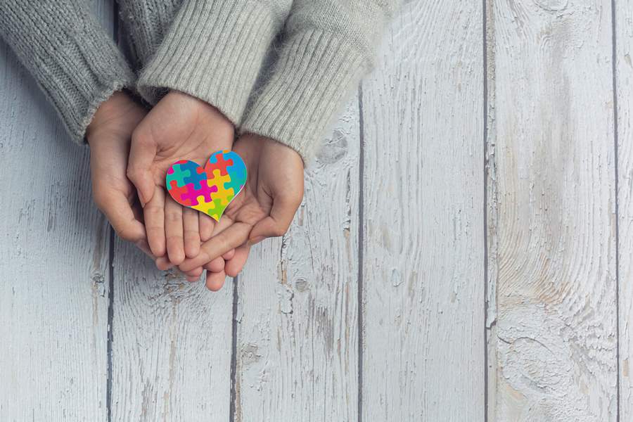 O autismo possui níveis, os quais indicam a independência da pessoa, sendo o 1 o mais difícil de ser identificado - Freepik