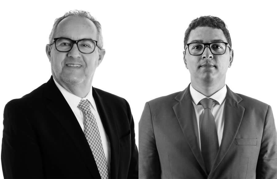 Milton K&uuml;ster, advogado, s&oacute;cio fundador e respons&aacute;vel pela dire&ccedil;&atilde;o direta do K&uuml;ster Machado Advogados ; e Emerson Magalh&atilde;es, advogado e gestor da &aacute;rea de Securit&aacute;rio e Ressecurit&aacute;rio do K&uuml;ster Machado Advogados