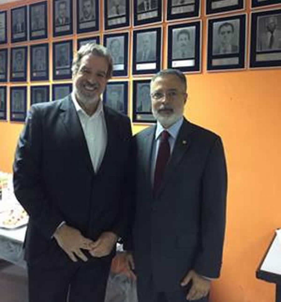 O palestrante Valter Hime, da Sompo Seguros, e Marcello Hollanda, presidente do CVG-RJ