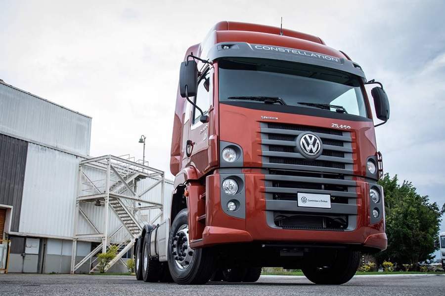 Fam&iacute;lia VW Constellation j&aacute; tem seu caminh&atilde;o estradeiro mais potente