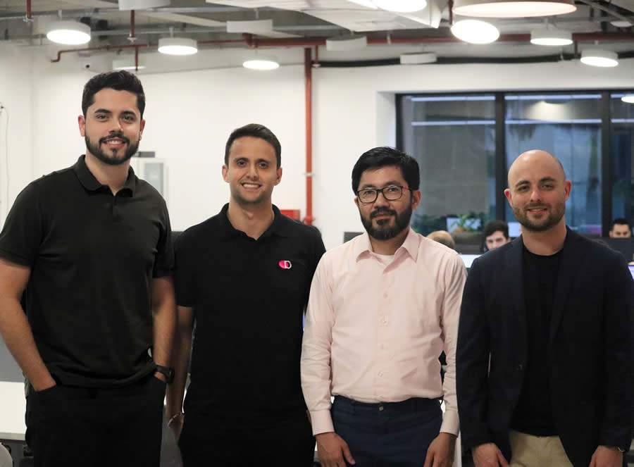    &nbsp;  Da esquerda para a direita: Renan Ozelin (Diretor de P&amp;C e Linhas Financeiras), Rodrigo Florencio (Diretor de Garantia), Edson Toguchi (CEO), F&aacute;bio Fallis (Superintendente de Cr&eacute;dito)