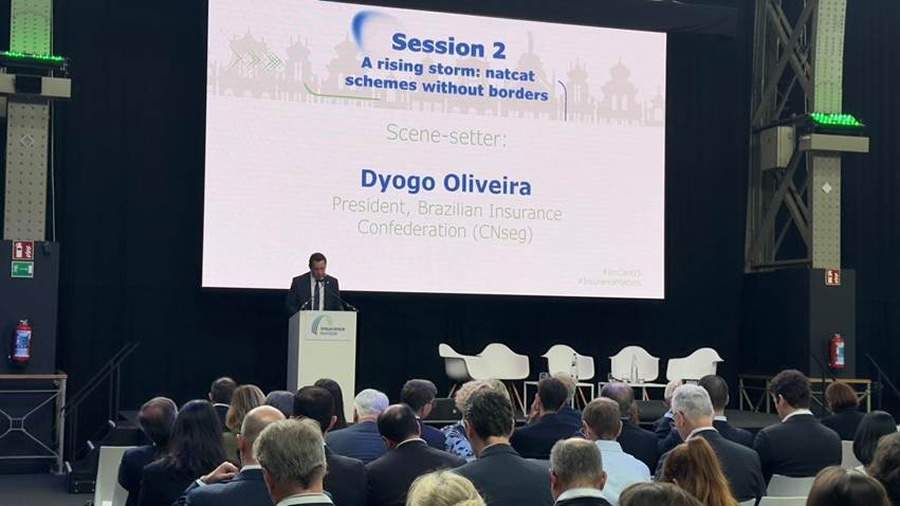  Dyogo Oliveira, presidente da CNseg, em fala no Fórum Europeu