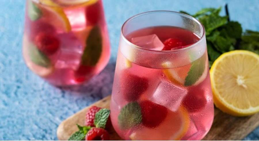 Aprenda a fazer 6 drinks refrescantes e sem álcool