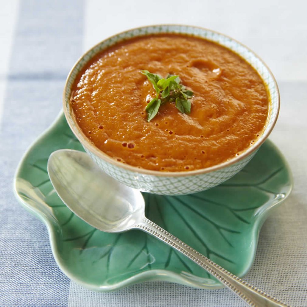 Receitas f&aacute;ceis e saud&aacute;veis para o dia a dia: Sopa de Tomate com Manjeric&atilde;o