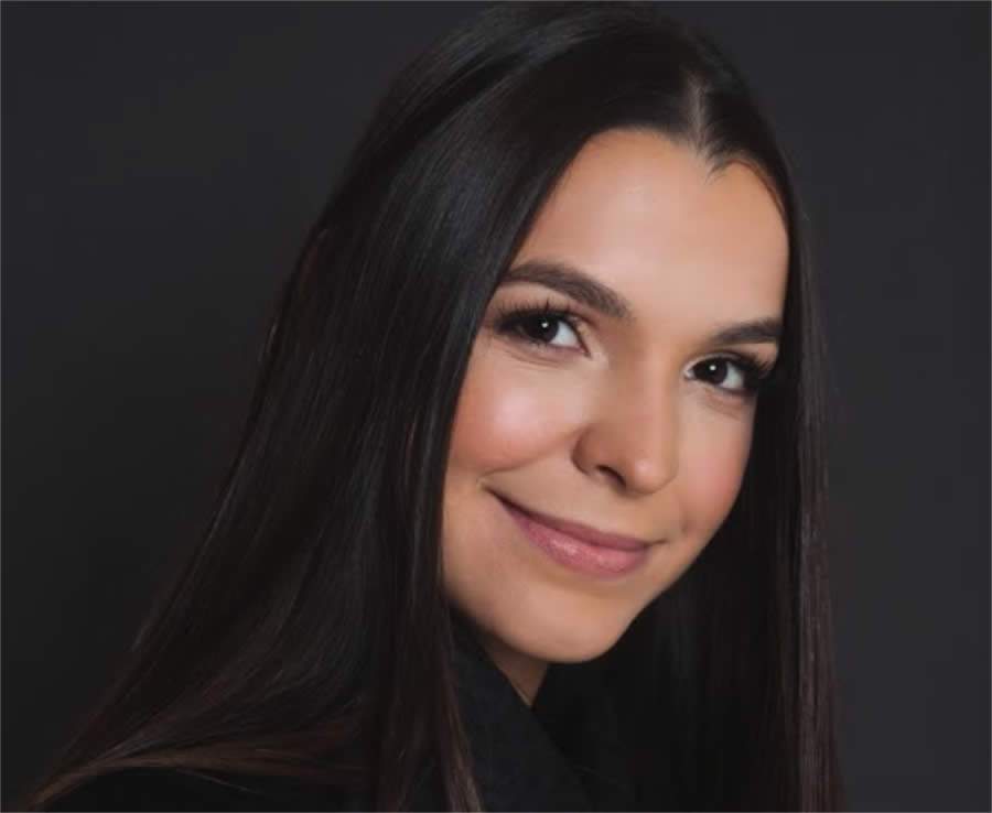 Julia Munhoz - MF Press Global