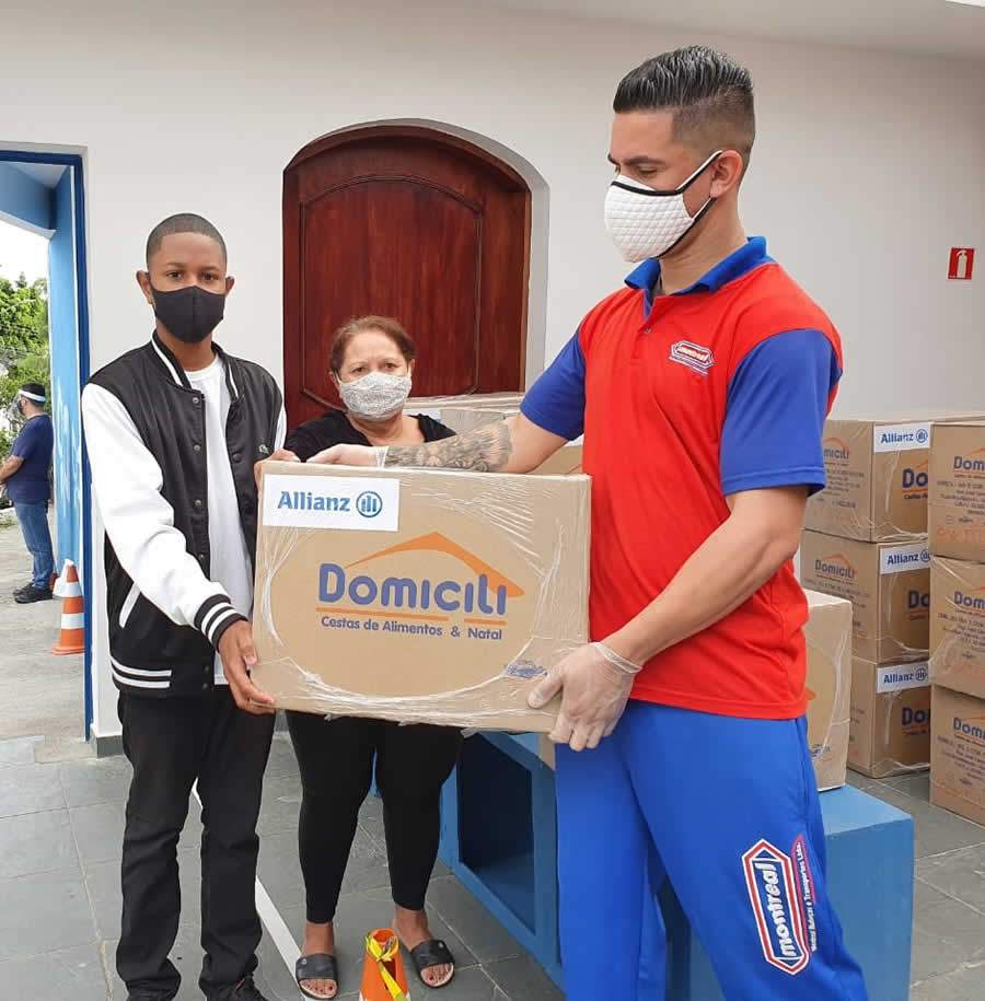 Doa&ccedil;&atilde;o de cestas b&aacute;sicas &agrave; comunidade de Santa Rita (Imagem: Divulga&ccedil;&atilde;o)