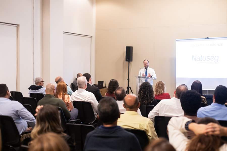 O jurista Pablo Stolze utilizou exemplos práticos para explicar a aplicação da nova lei, aproximando o debate de corretores e executivos do setor - Fotos: Vitor Moreira