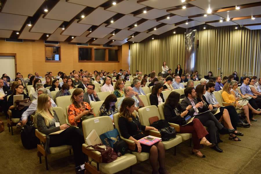 Cerca de 150 pessoas participaram da agenda, entre entidades, operadoras, prestadores e &oacute;rg&atilde;os do consumidor