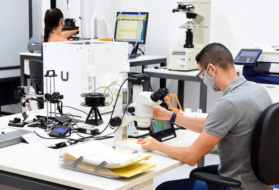 Em quatro anos, TE Connectivity investiu 5,5 milh&otilde;es de reais em seu laborat&oacute;rio de valida&ccedil;&atilde;o e teste de produtos