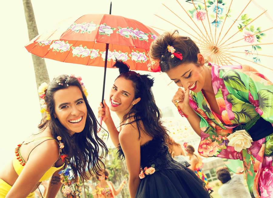 De bebidas até fotoproteção, veja dicas práticas para pular carnaval sem causar danos à pele