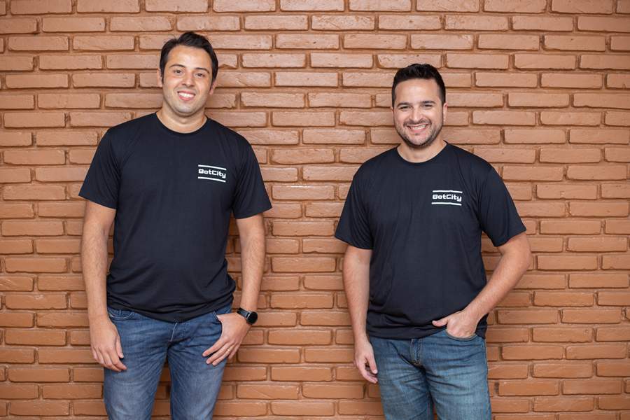 Gabriel Archanjo, CTO e Lorhan Caproni, CEO da BotCity - Divulga&ccedil;&atilde;o