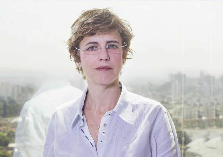 Psic&oacute;loga Soraya Oliveira pontua que &eacute; preciso ter precau&ccedil;&otilde;es com a postura nas confraterniza&ccedil;&otilde;es de final de ano - Arquivo Pessoal