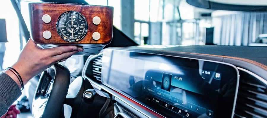 Mercedes-Benz recorda a história e evolução dos rádios automotivos