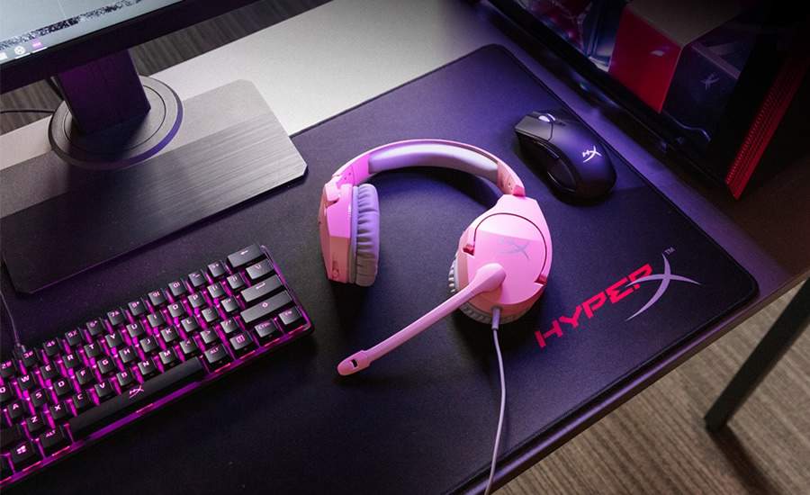 Setup gamer com o HyperX Cloud Stigner Pink - Crédito: Divulgação/ HyperX