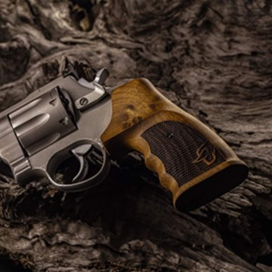 Taurus inova mais uma vez e, junto &agrave; MBT Grips, lan&ccedil;a sua pr&oacute;pria linha de empunhaduras