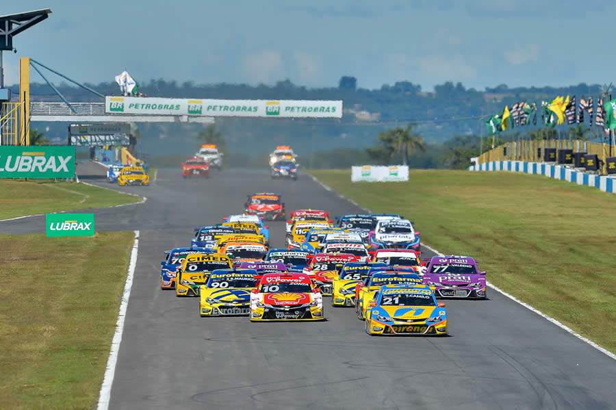 Stock Car adia etapa goiana