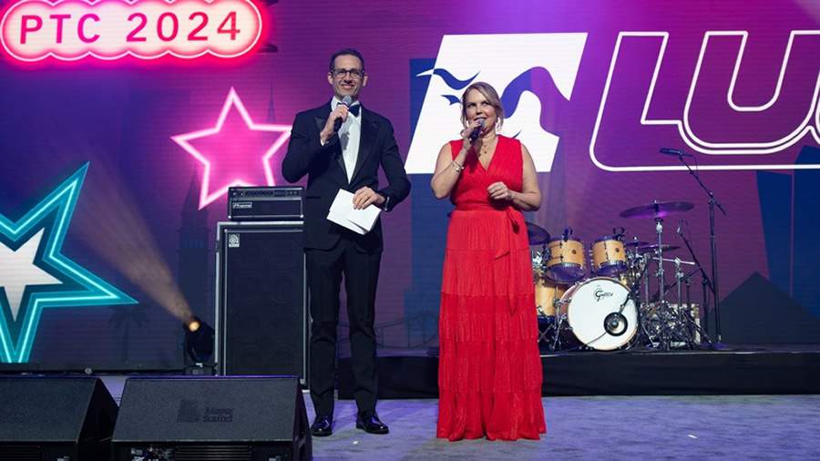 Patricia Freitas, CEO, e Rodrigo Prosdocimi, vice-presidente de Neg&oacute;cios Life Planner e CMO, durante a President&acute;s Trophy Convention (PTC), em Las Vegas / Divulga&ccedil;&atilde;o