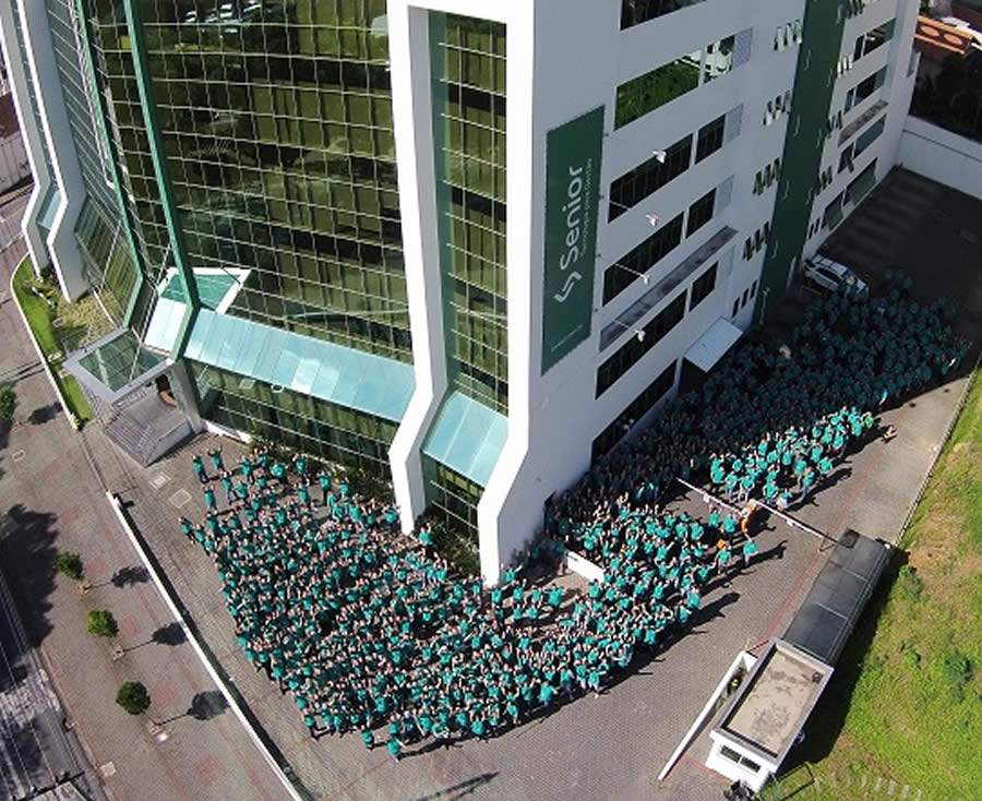 Senior anuncia 70 novas vagas de emprego no modelo CLT