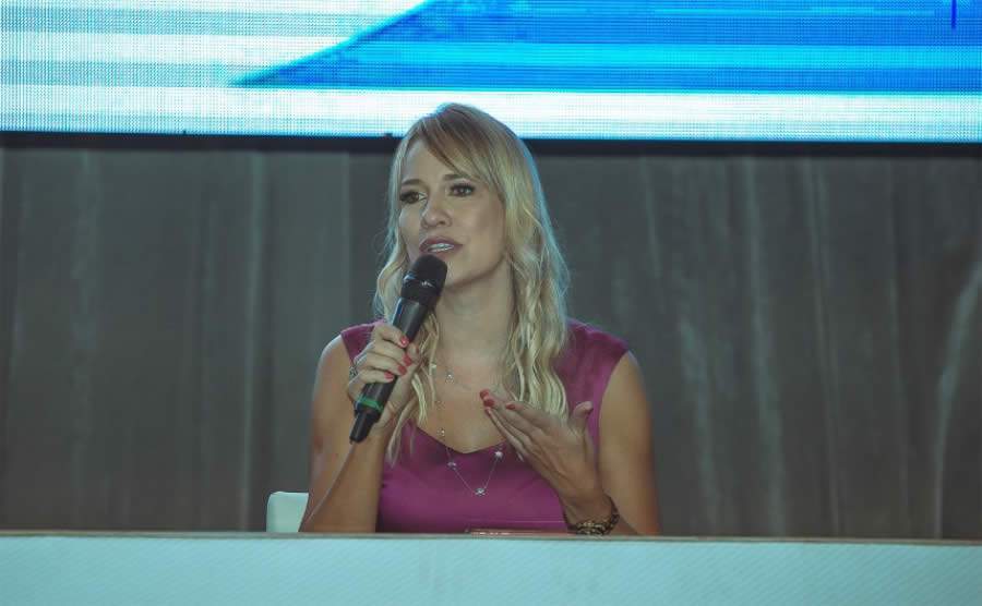 Ivy Cassa, Diretora de Rela&ccedil;&otilde;es Internacionais