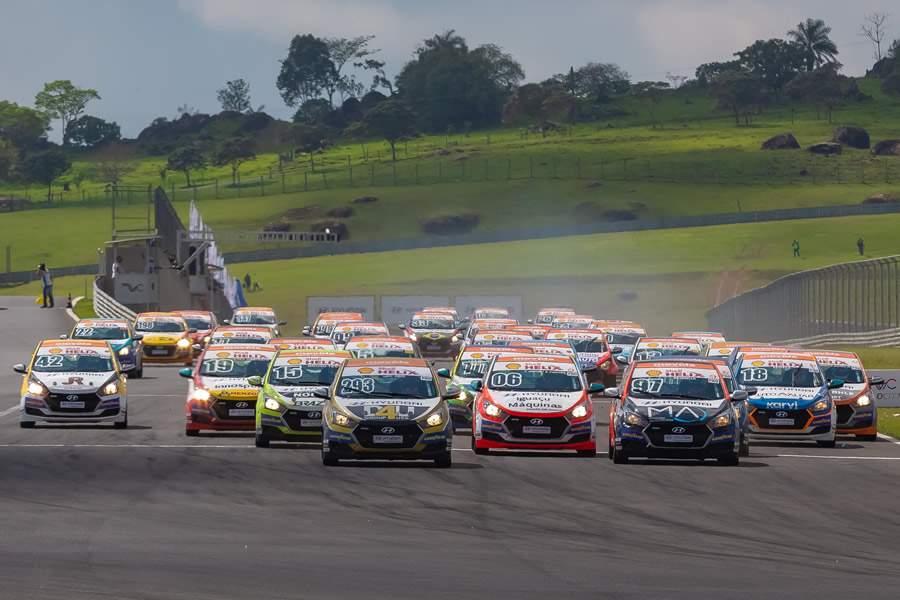 Categoria reúne o maior grid entre as séries monomarca no Brasil; serão 8 etapas (Renato Mafra/Copa Shell Hyundai HB20)